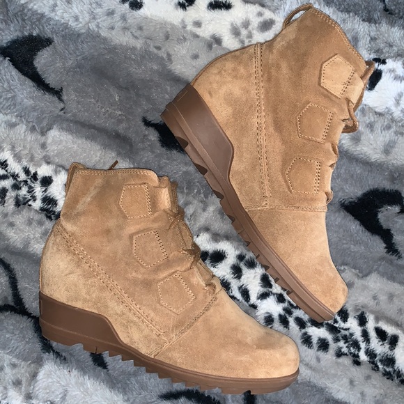 Sorel Shoes - Sorel Evie Suede Leather Lace-up Hidden Wedge Boots — 8 — Like New!